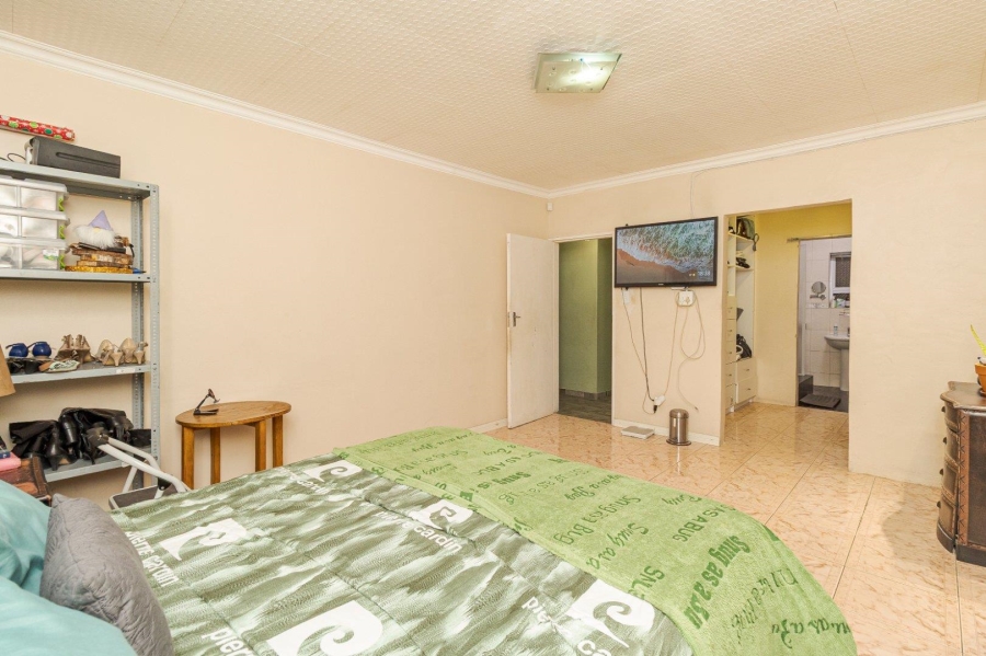 4 Bedroom Property for Sale in Devon Park Western Cape